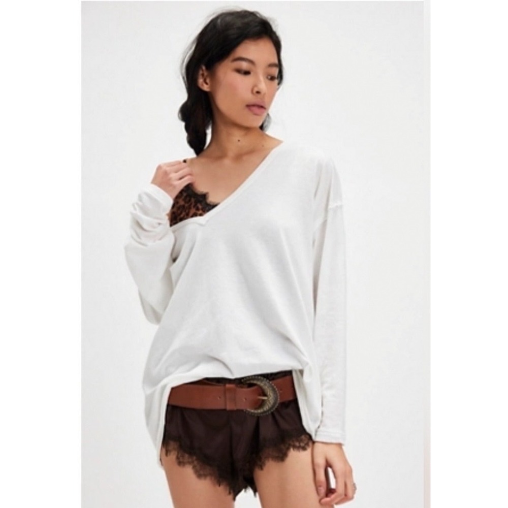 Free People Nina White Deep V-Neck Long Sleeve Oversized Tee Medium